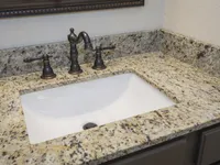 Гранит New Venetian Gold